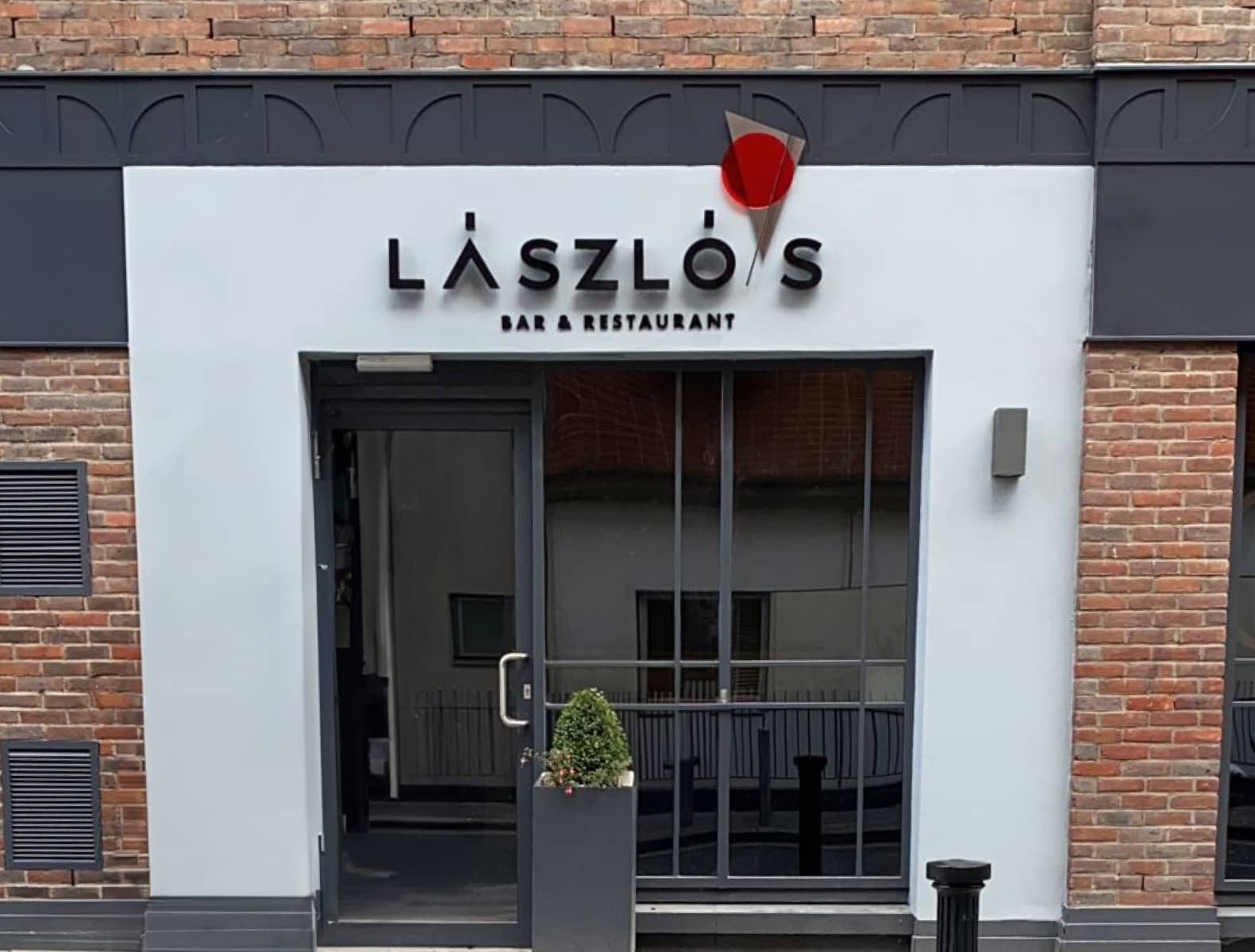 lazlos_outdoor-store-sign
